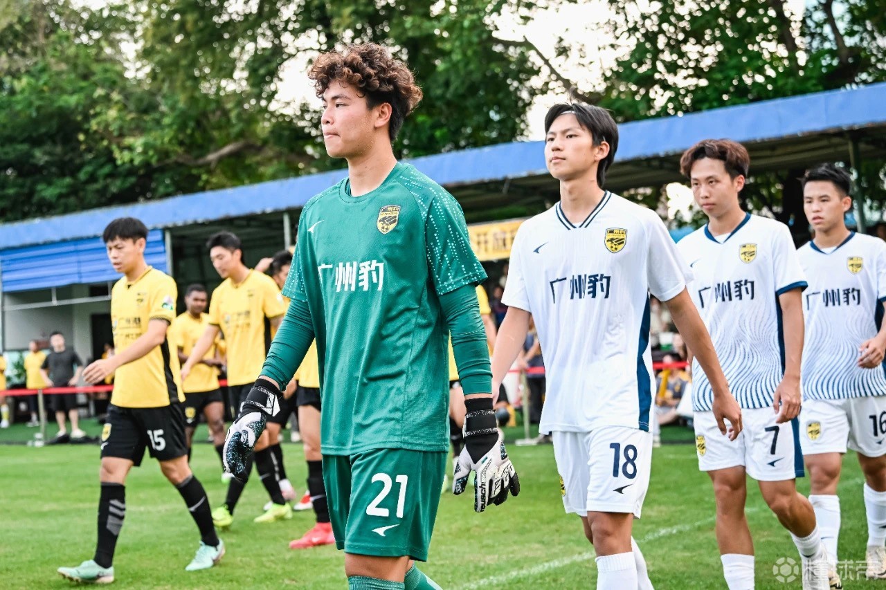 九游娱乐 -广州队训练开放日，今晨扳平良机引欢呼，中超在即，年轻球员得到机会的简单介绍