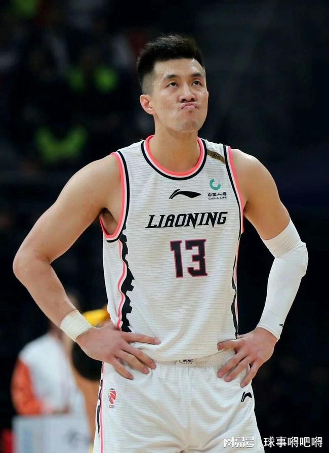 九游娱乐平台 -清晨CBA季后赛焦点战，夏洛特黄蜂官宣签约，信心回归，心理建设被强调(cba季后赛cba录像回放)